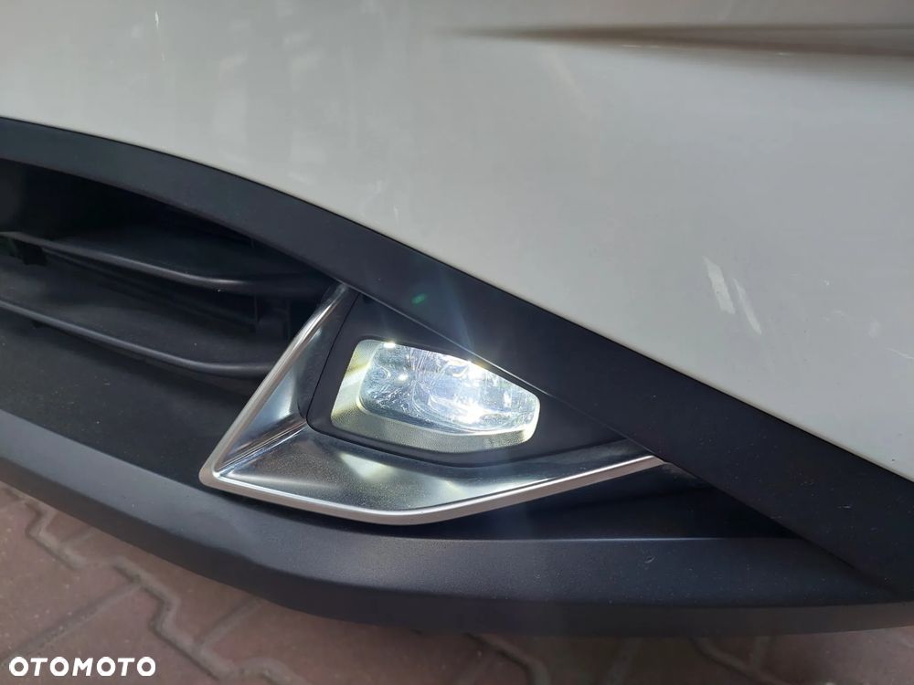 Nissan Qashqai 1.3 DIG-T mHEV N-Connecta Xtronic - 36