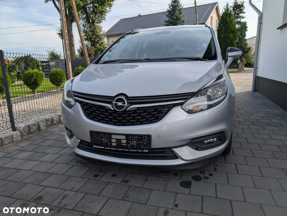 Opel Zafira 2.0 D (CDTI ecoFLEX) Start/Stop Active - 2
