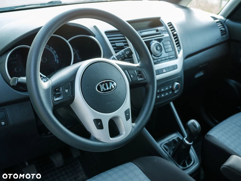 Kia Venga 1.6 M - 8