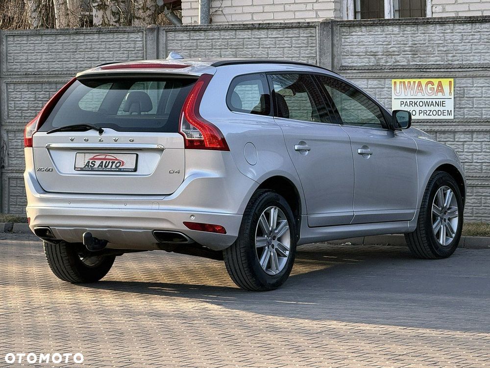 Volvo XC 60 D4 Momentum Pro - 5