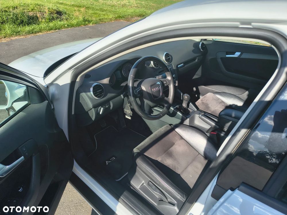 Audi A3 Sportback 2.0 TDI Attraction - 11