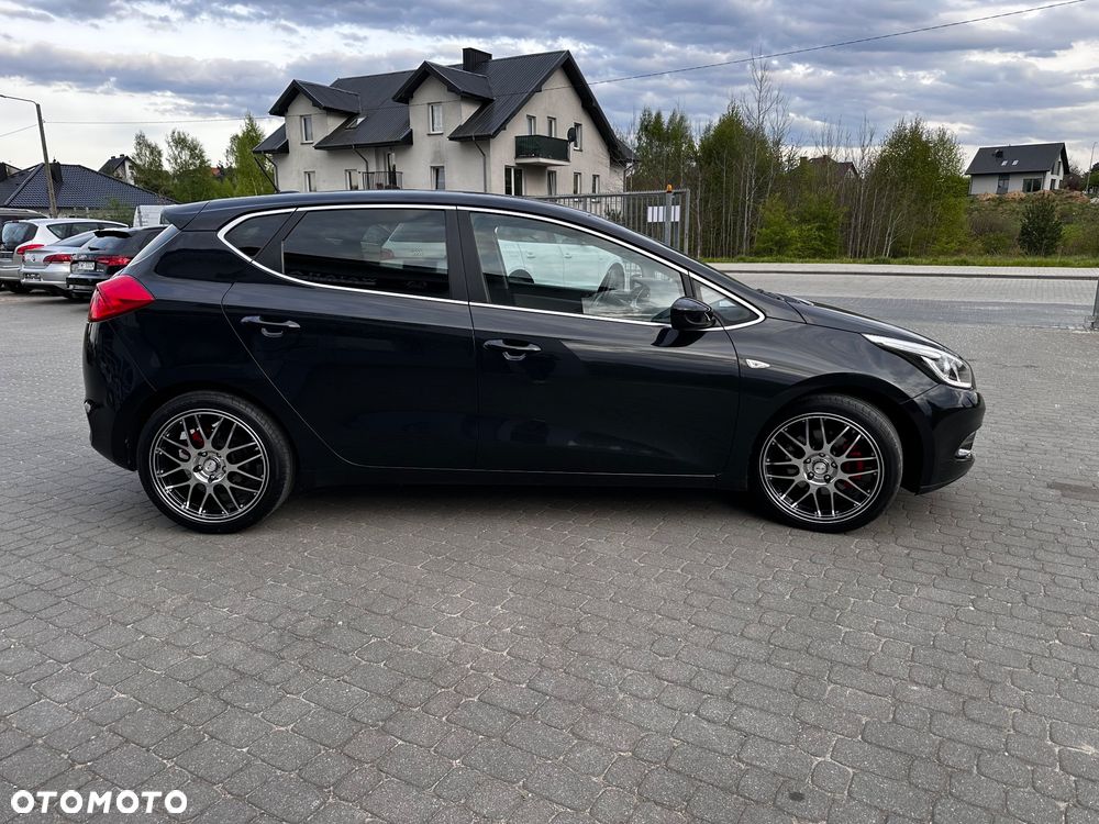 Kia Ceed 1.6 GDI ISG Dream-Team Edition - 4