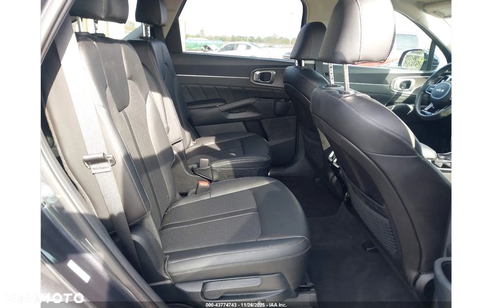 Kia Sorento - 10