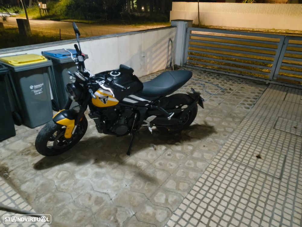 Triumph Trident - 17