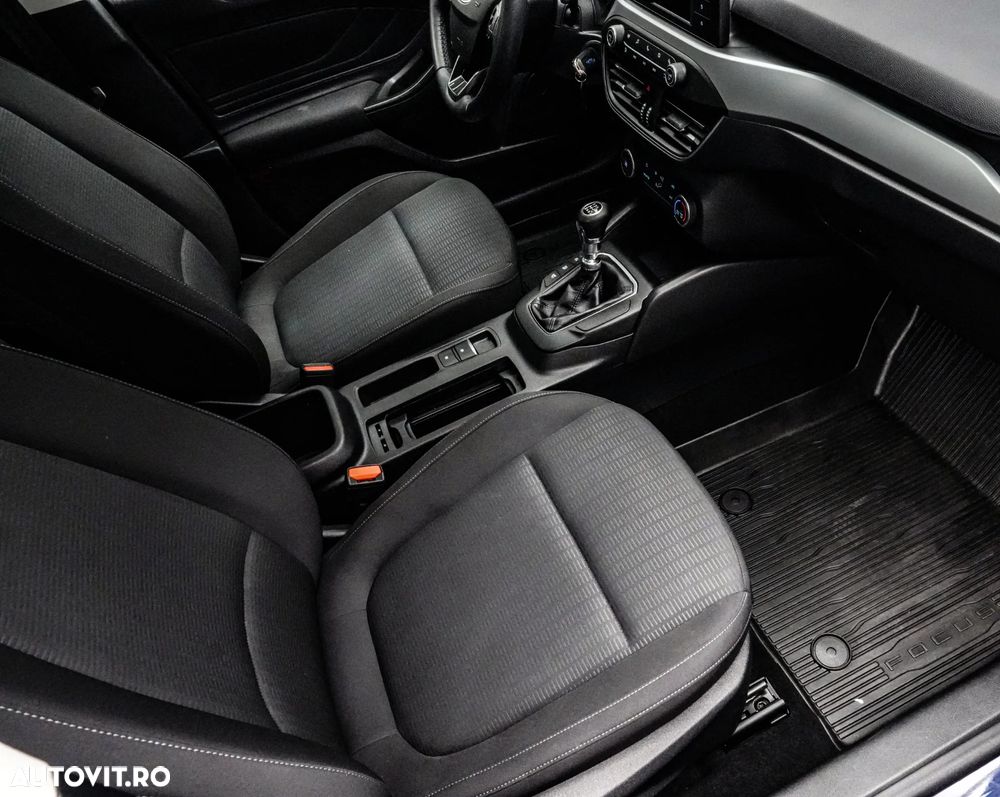 Ford Focus 1.0 EcoBoost Titanium Business - 12