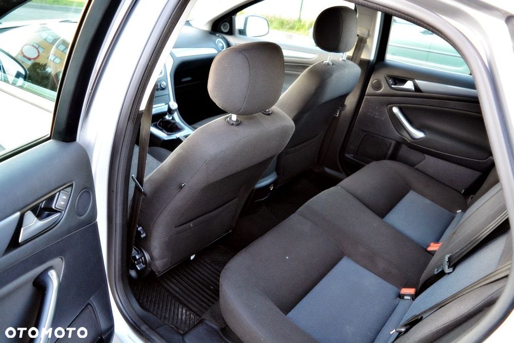 Ford Mondeo 2.0 TDCi Ambiente - 15
