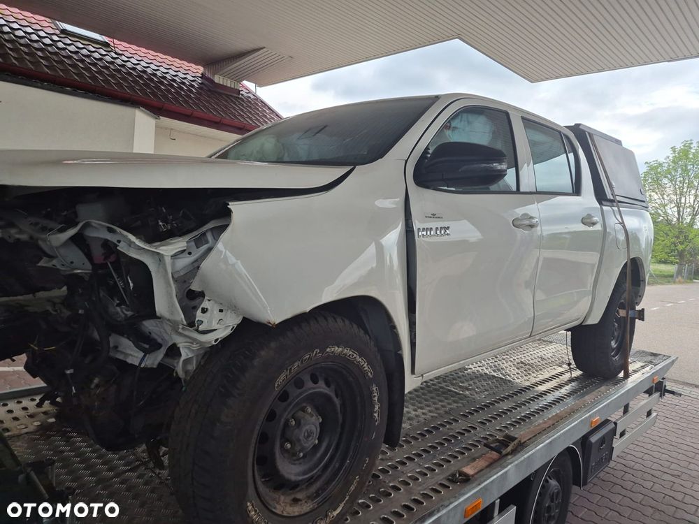 Toyota Hilux 2.8 D-4D Double Cab SR5 4x4 - 2