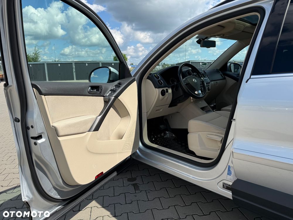 Volkswagen Tiguan - 11