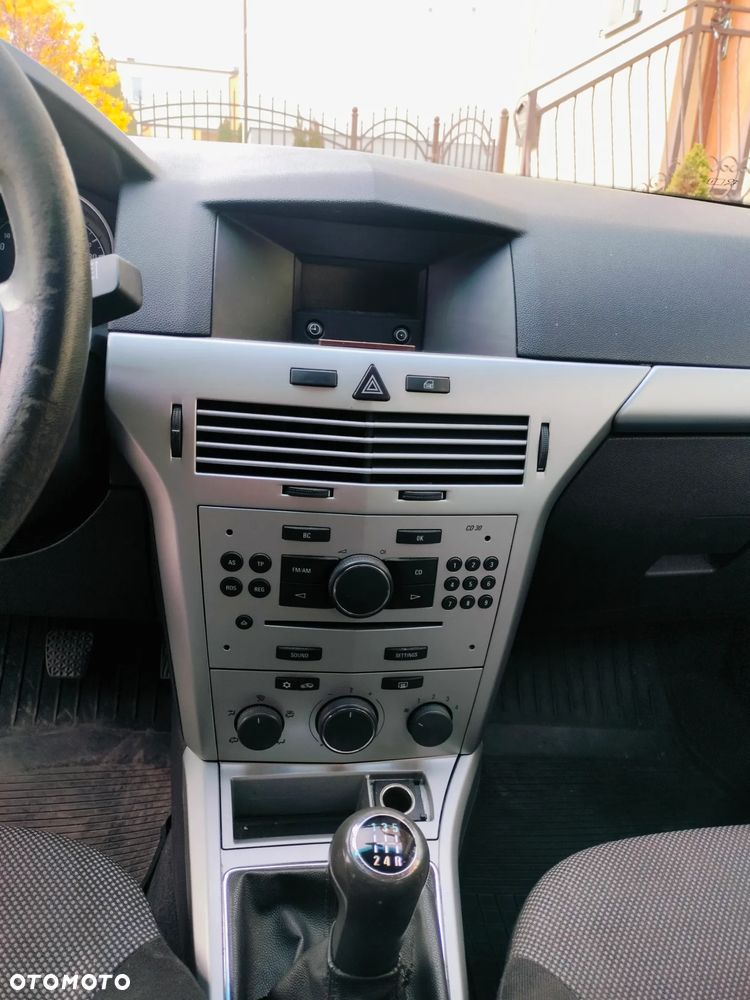 Opel Astra 1.7 CDTI - 11