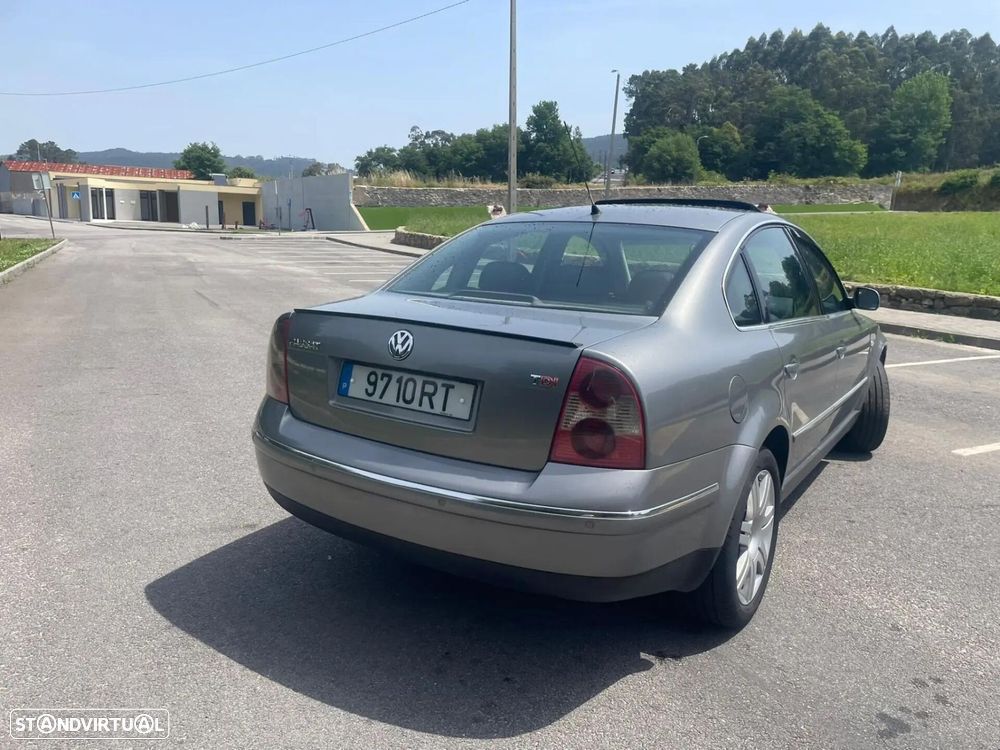 VW Passat - 16