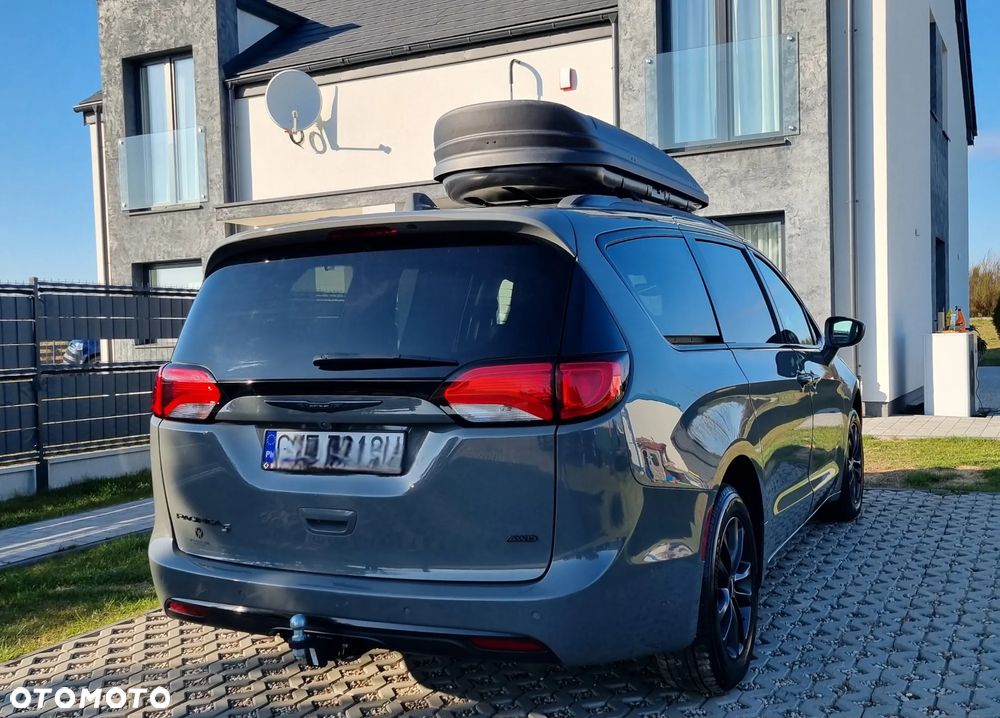 Chrysler Pacifica - 13