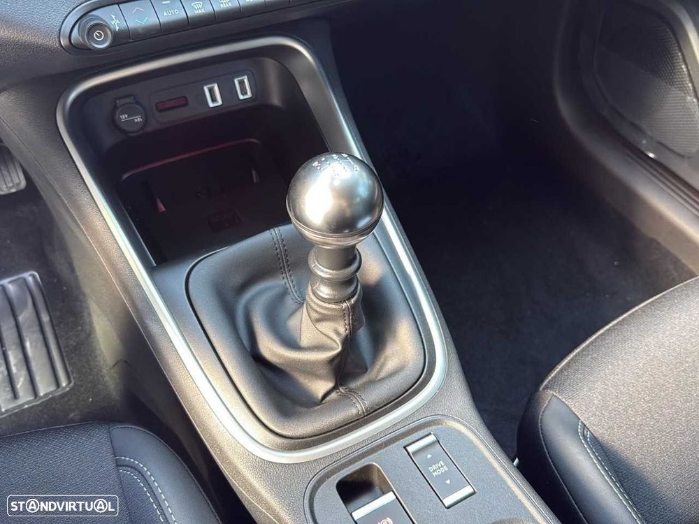 Jeep Avenger 1.2 GSE T3 Summit - 14