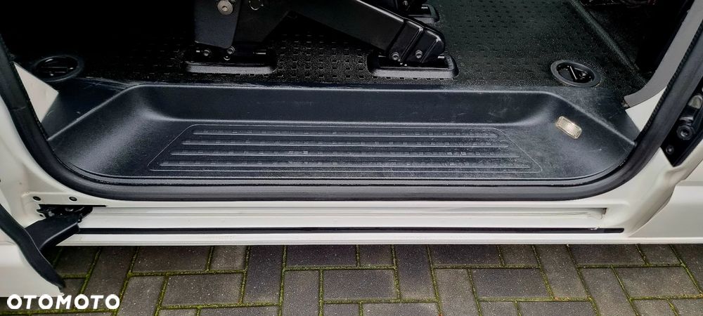 Volkswagen Transporter L1H1 Plus Trendline DSG - 35