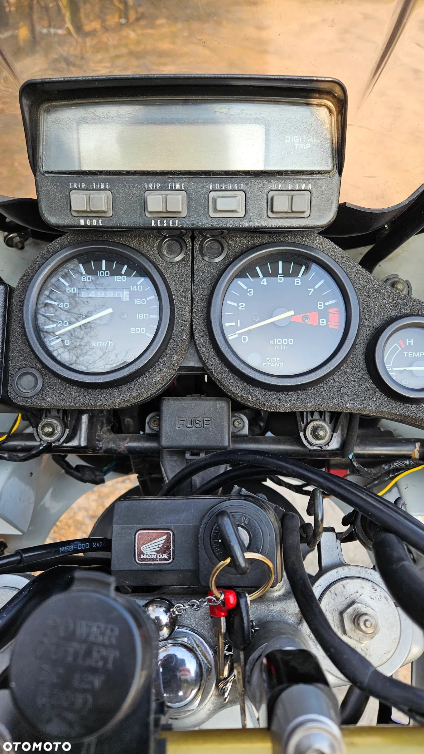 Honda XRV - 7