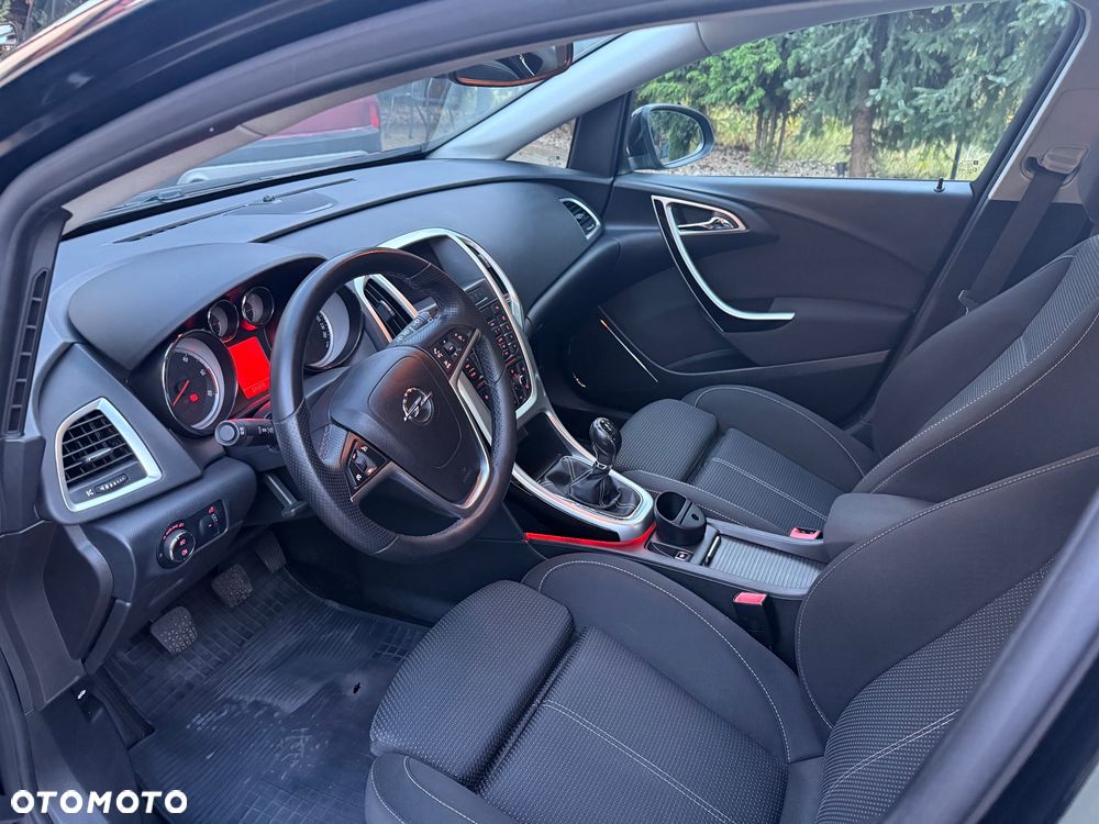 Opel Astra 2.0 CDTI Cosmo - 9