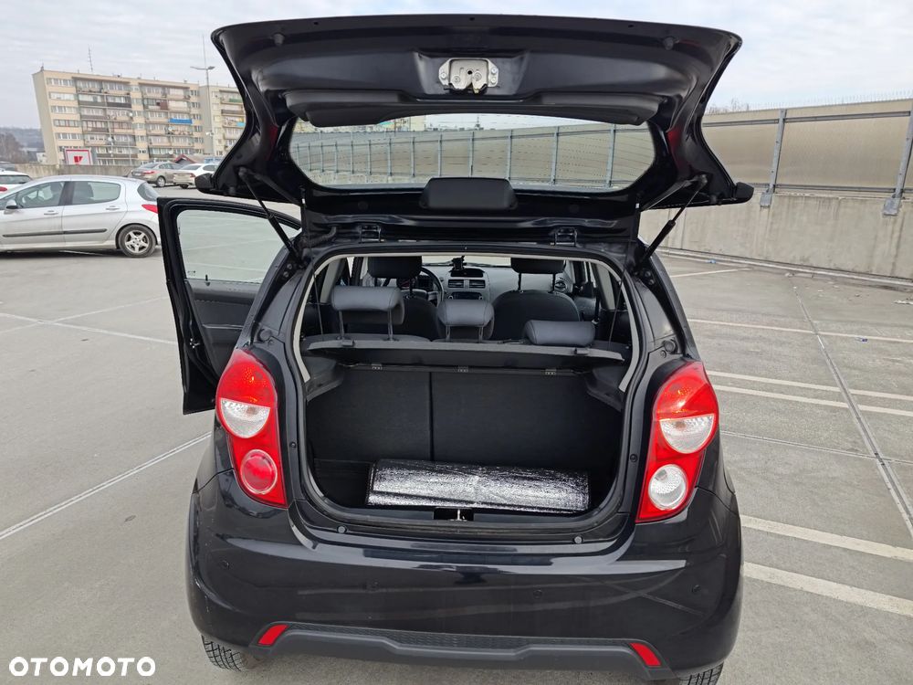 Chevrolet Spark 1.0 Base - 10