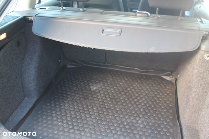 Skoda Fabia ver-1-4-16v-comfort - 12