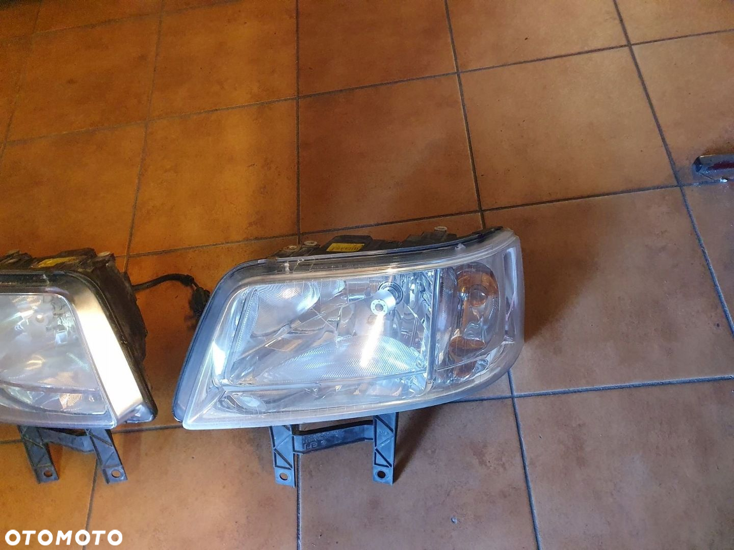 REFLEKTOR L/P VW TRANSPORTER T5 - 3