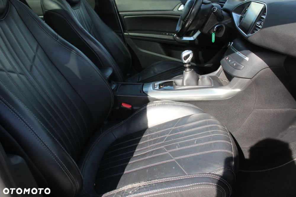 Peugeot 308 2.0 Blue HDi Allure S&S - 8