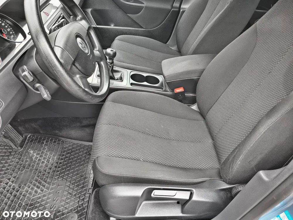 Volkswagen Passat 2.0 TDI DPF Comfortline - 8