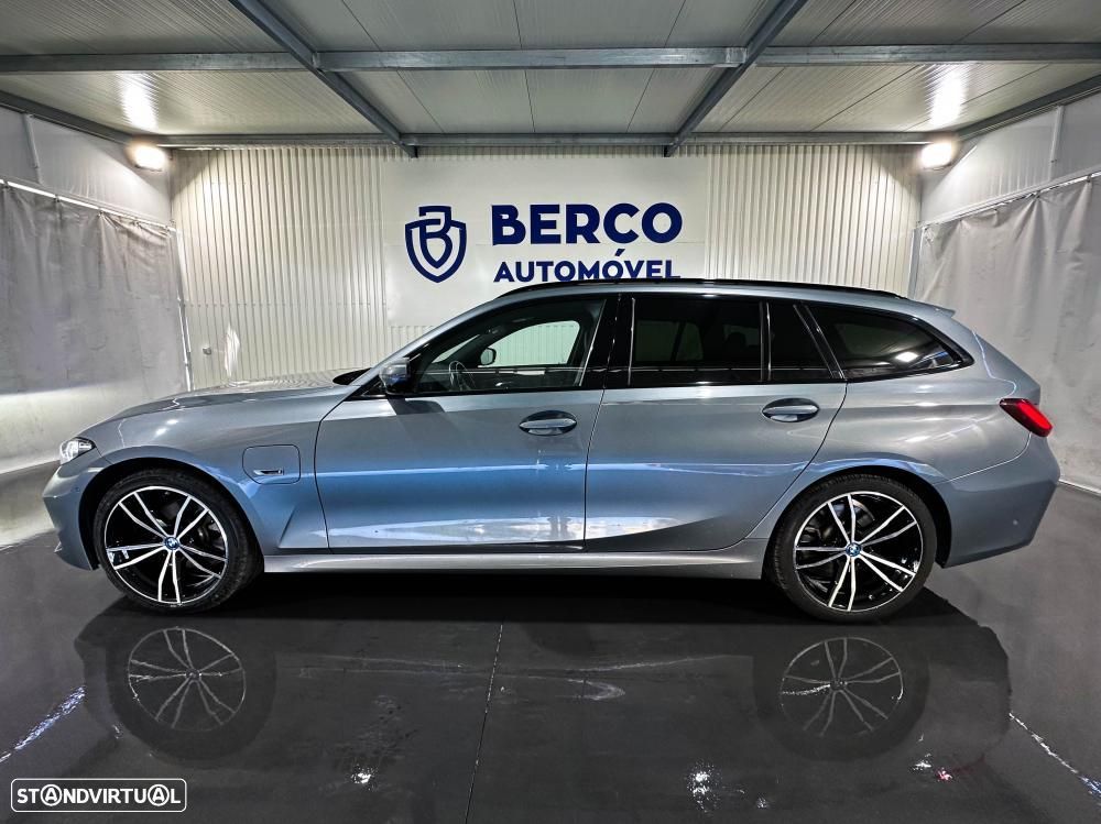 BMW 330 e Pack 50 anos M Auto - 13