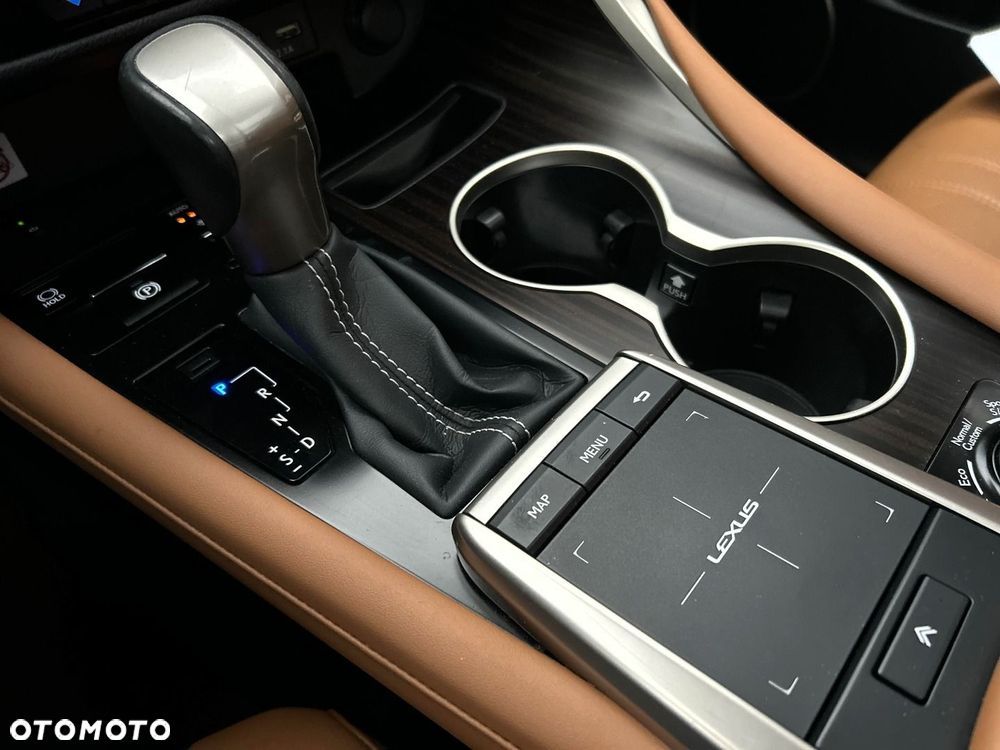 Lexus RX 450h Omotenashi - 24