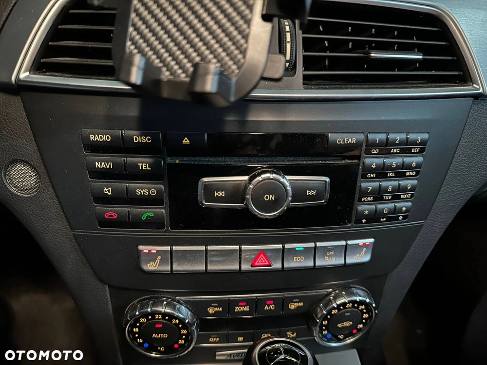 Mercedes-Benz Klasa C 180 CGI Automatik BlueEFFICIENCY Avantgarde - 15