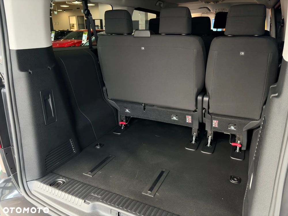 Peugeot Traveller 2.2 BlueHDi Long Business EAT8 - 21