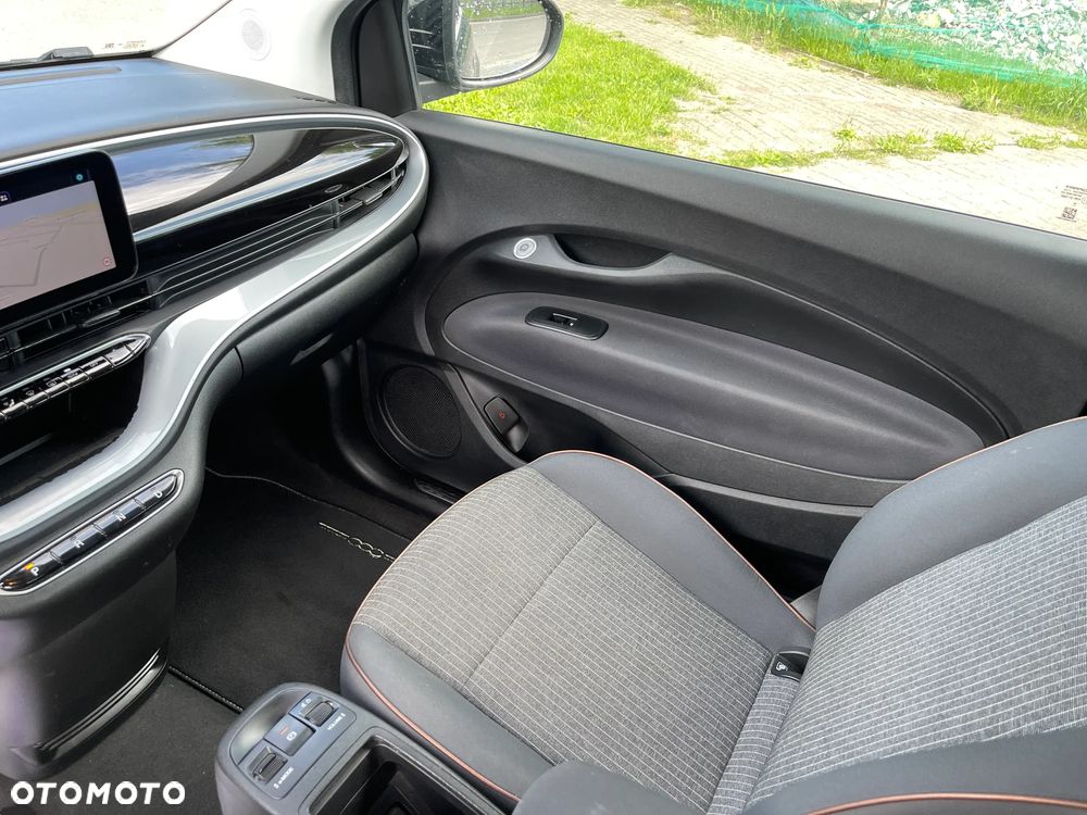 Fiat 500e La Prima - 9