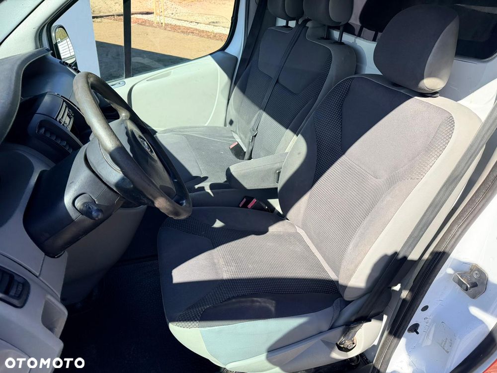 Opel vivaro - 10