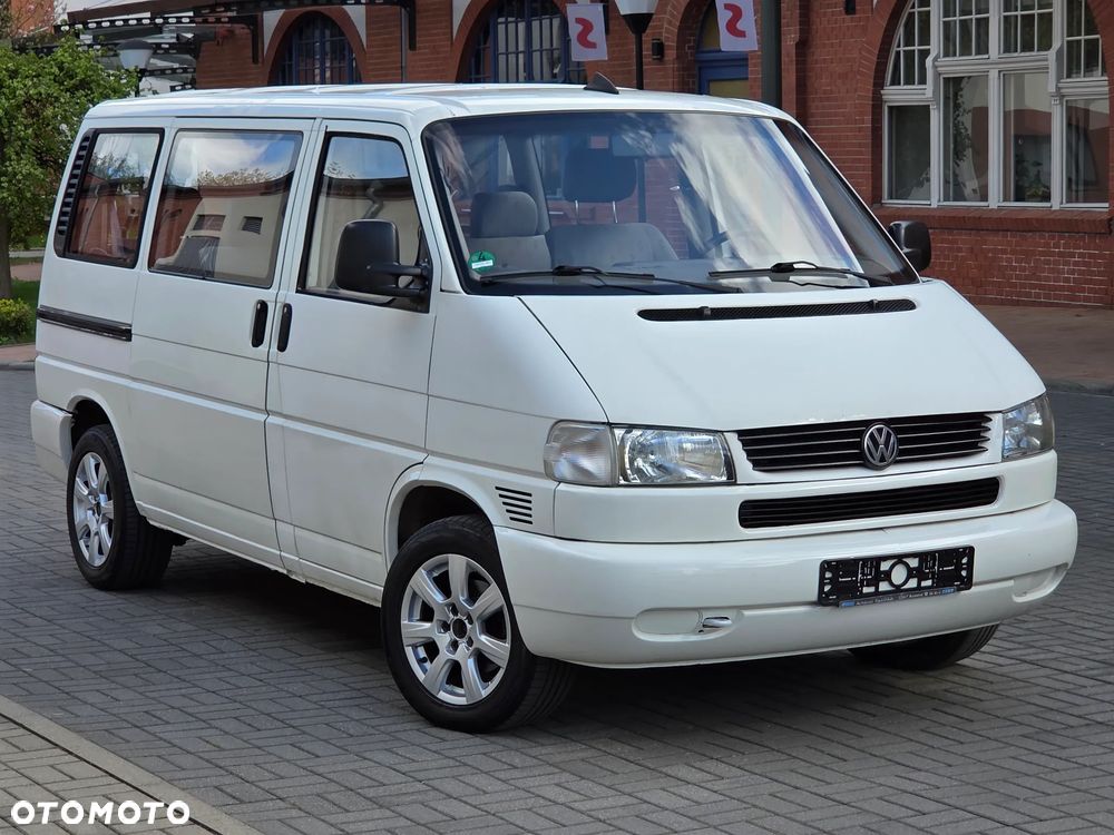 Volkswagen Caravelle - 1
