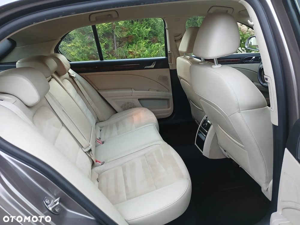 Skoda Superb 2.0 TDI DSG Exclusive - 23
