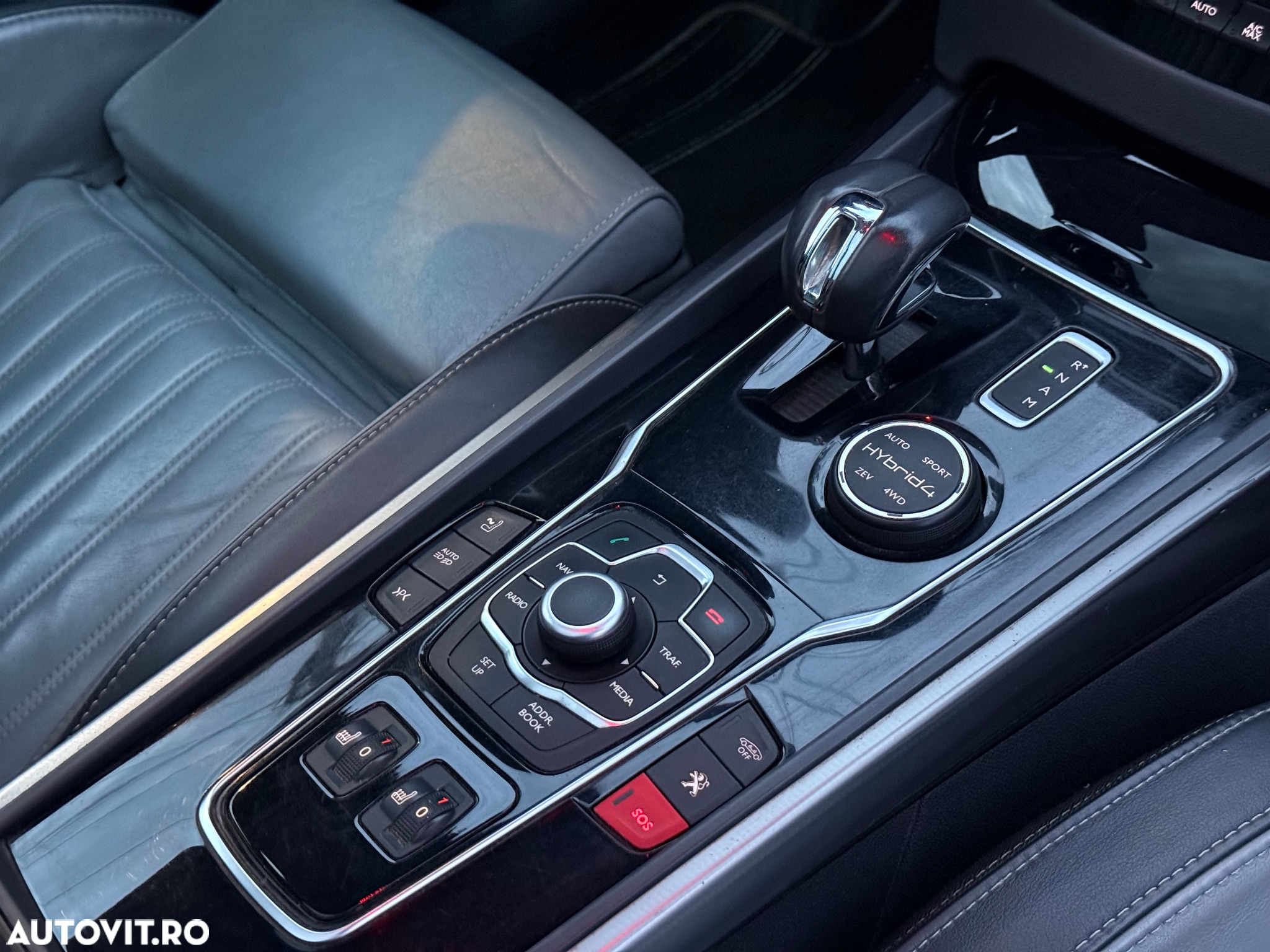 Peugeot 508 RXH Hybrid4 - 12