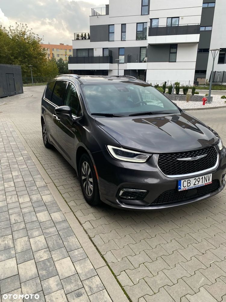 Chrysler Pacifica - 2