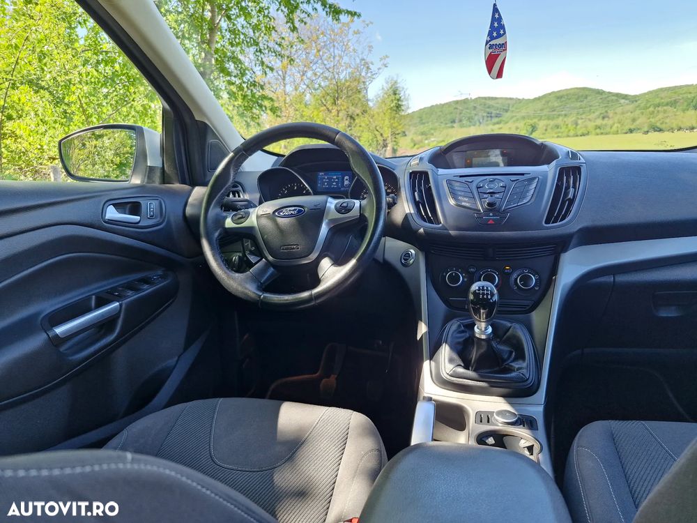Ford Kuga 2.0 TDCi 2x4 Titanium - 9
