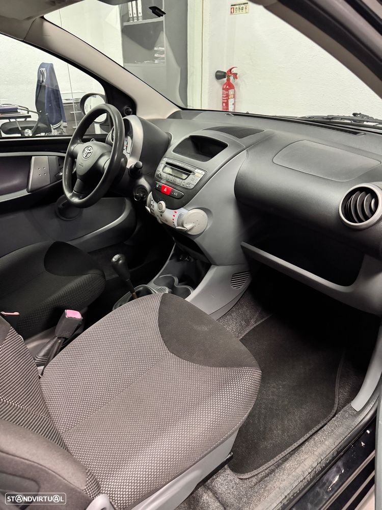 Toyota Aygo Cool - 11
