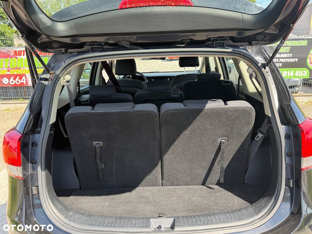 Kia Carens 1.6 GDI Edition 7 - 10
