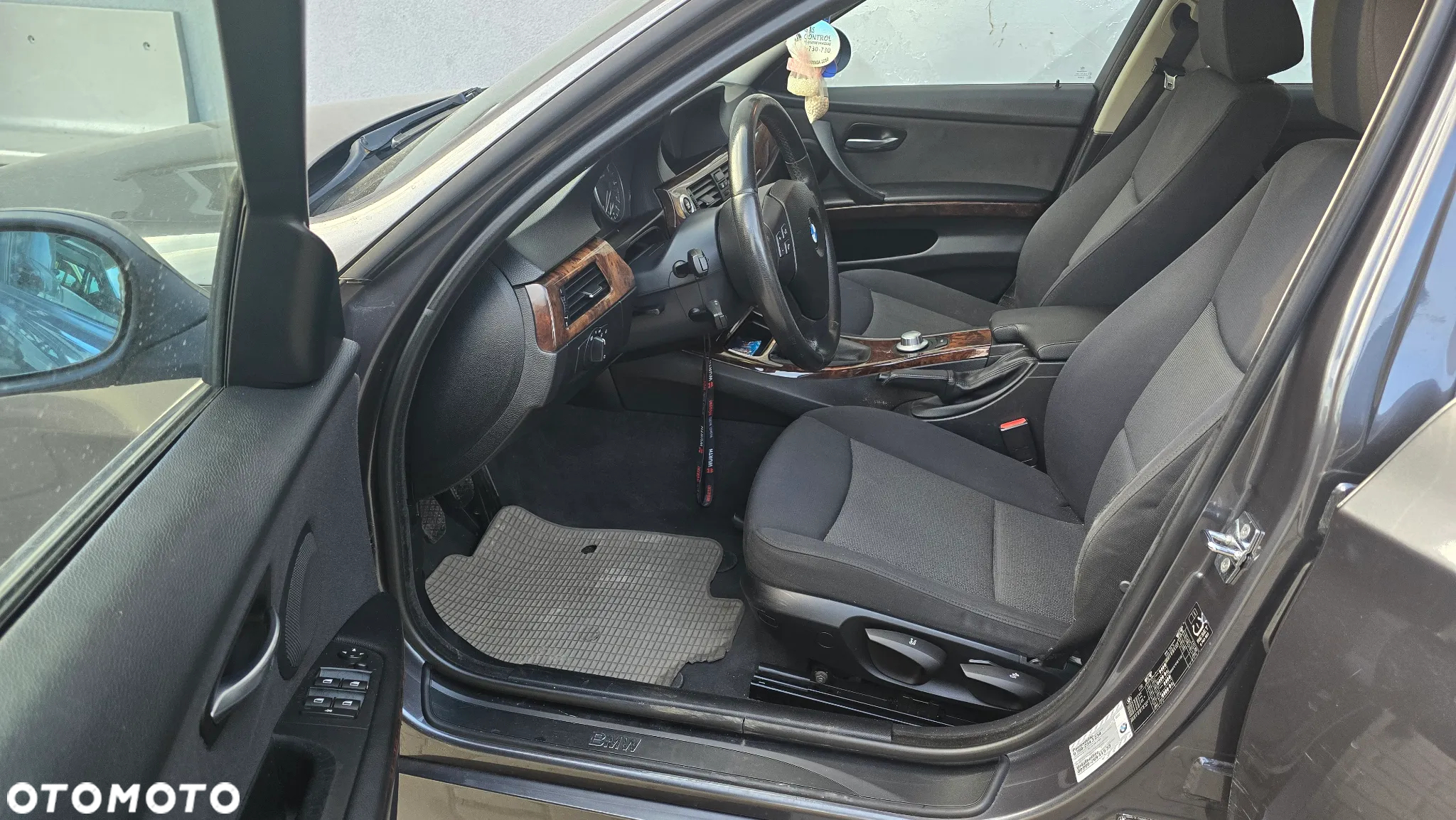 BMW Seria 3 318i - 6