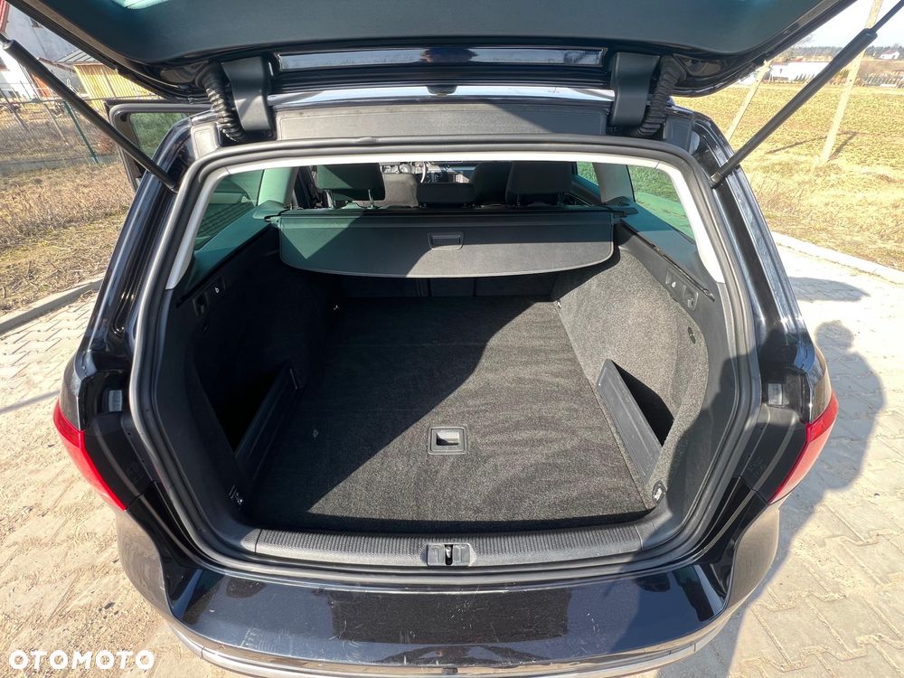 Volkswagen Passat - 16