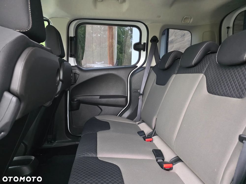 Ford Tourneo Courier 1.5 TDCi Trend - 22