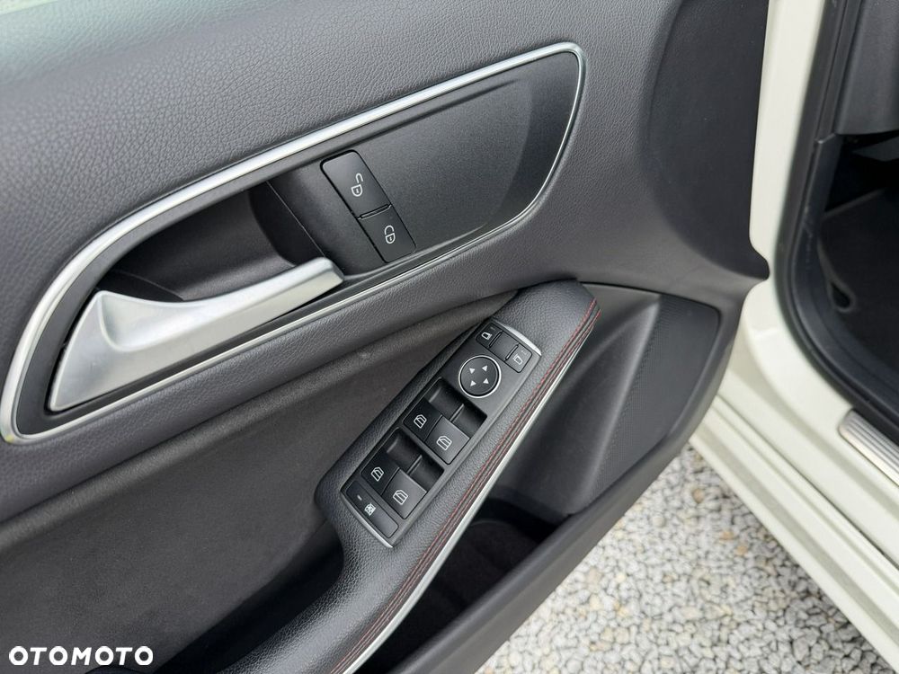Mercedes-Benz Klasa A AMG 45 4Matic AMG Speedshift 7G-DCT - 12