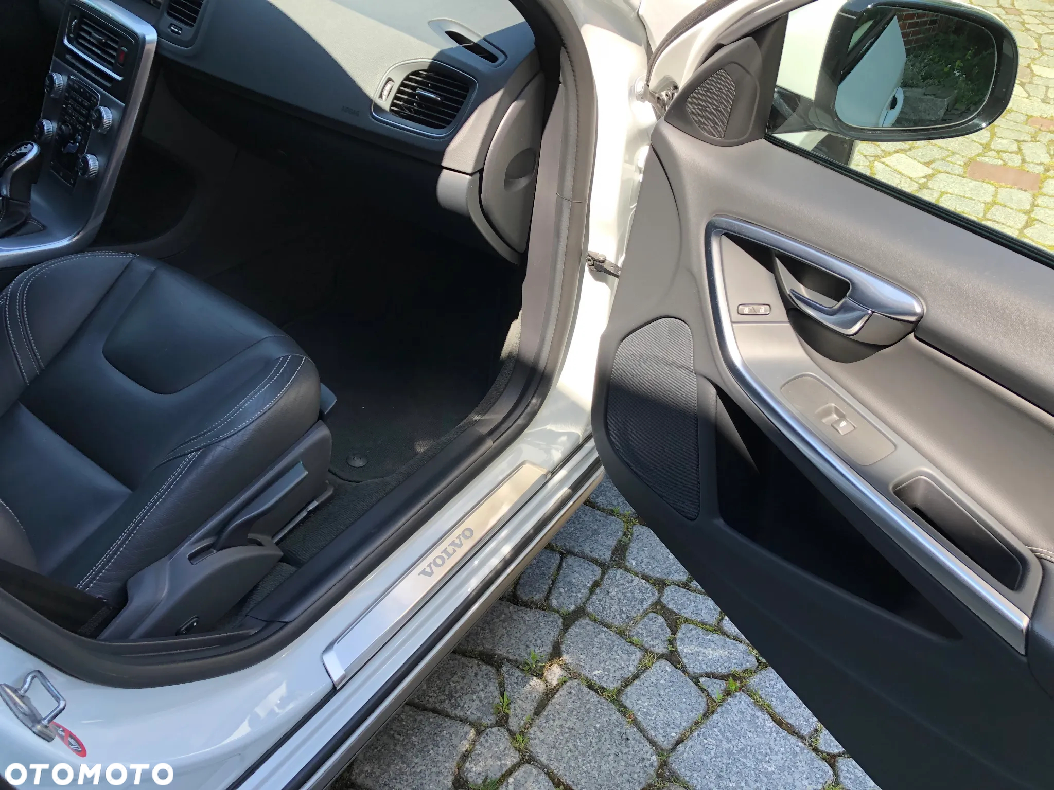 Volvo V60 D4 Drive-E Dynamic Edition (Momentum) - 26