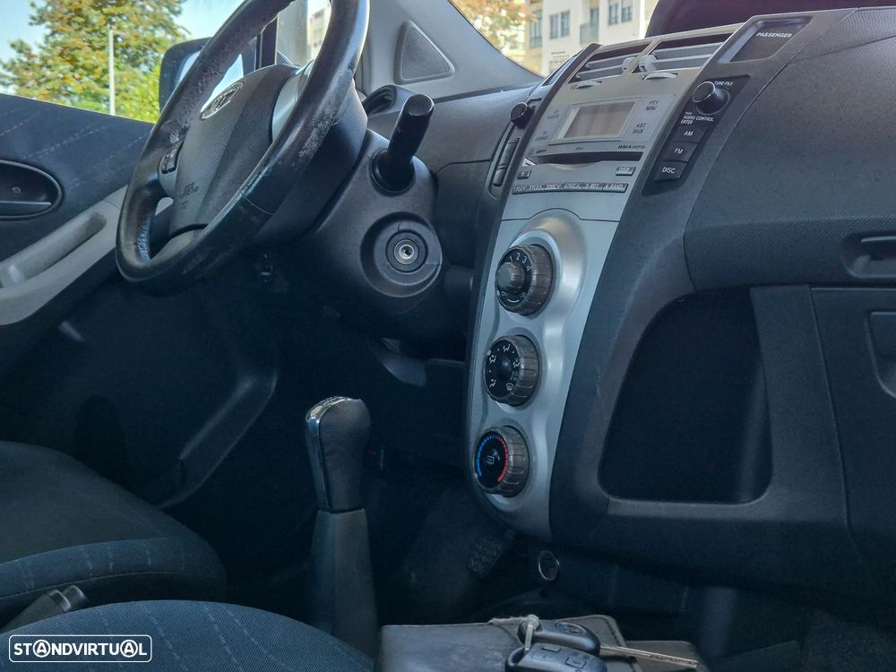 Toyota Yaris 1.0 VVT-i AC - 8