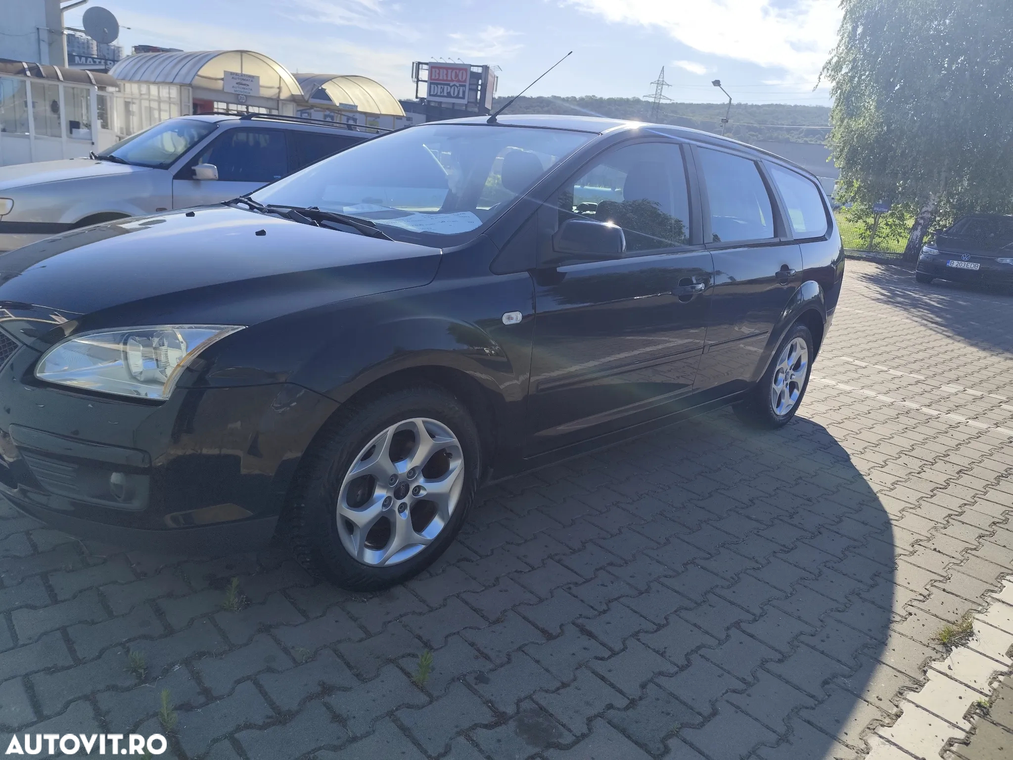 Ford Focus 1.6 16V Ambiente - 2