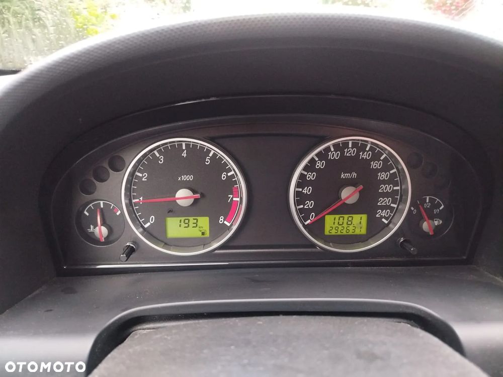 Ford Mondeo 1.8 Ghia - 18