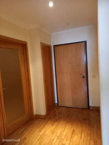 Apartamento T1 Arrendar - Grande imagem: 5/12