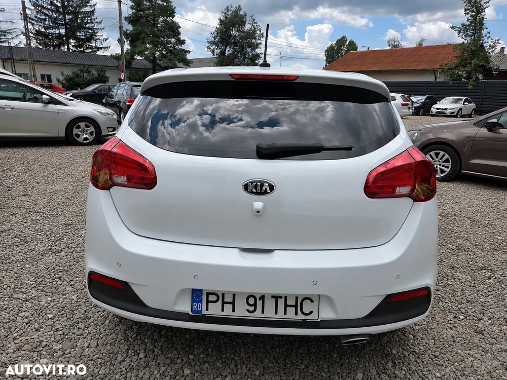 Kia Ceed 1.6 CRDi 128 Fifa World Cup Edition - 22