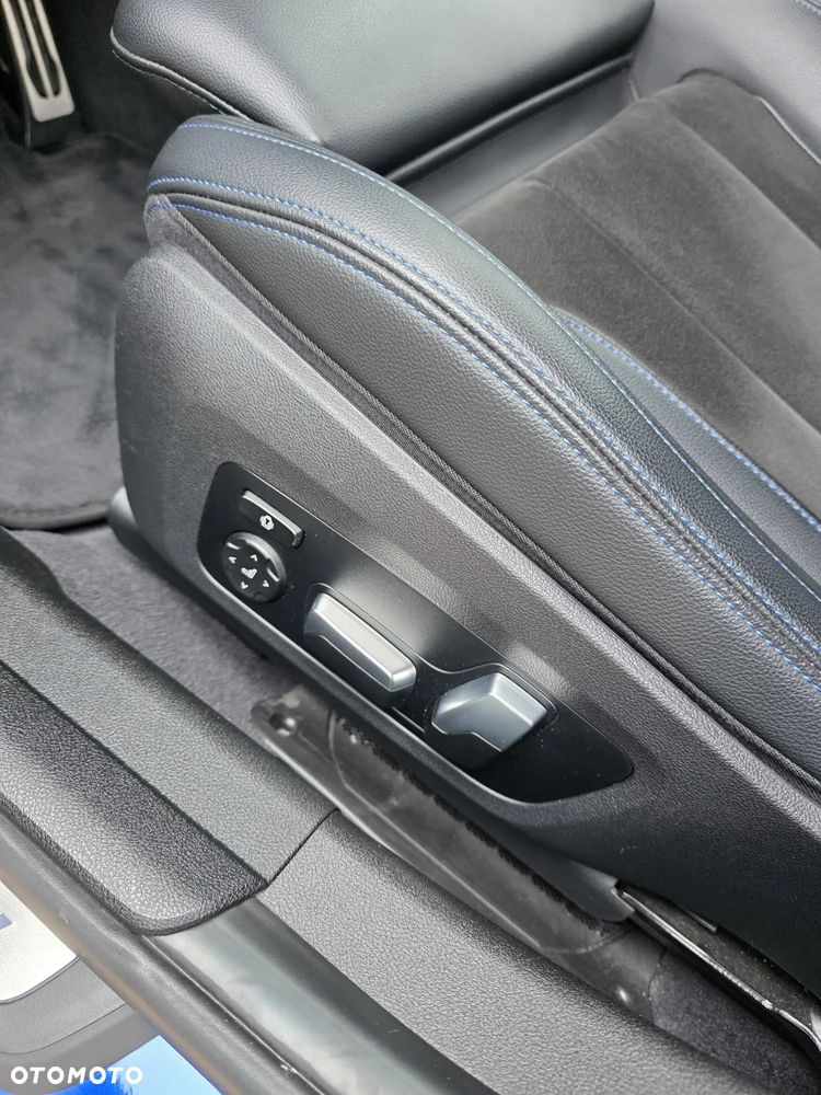 BMW Seria 3 330e M Sport sport - 10
