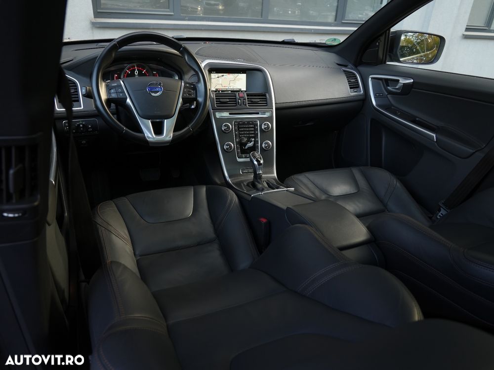 Volvo XC 60 D5 AWD Geartronic Summum - 12