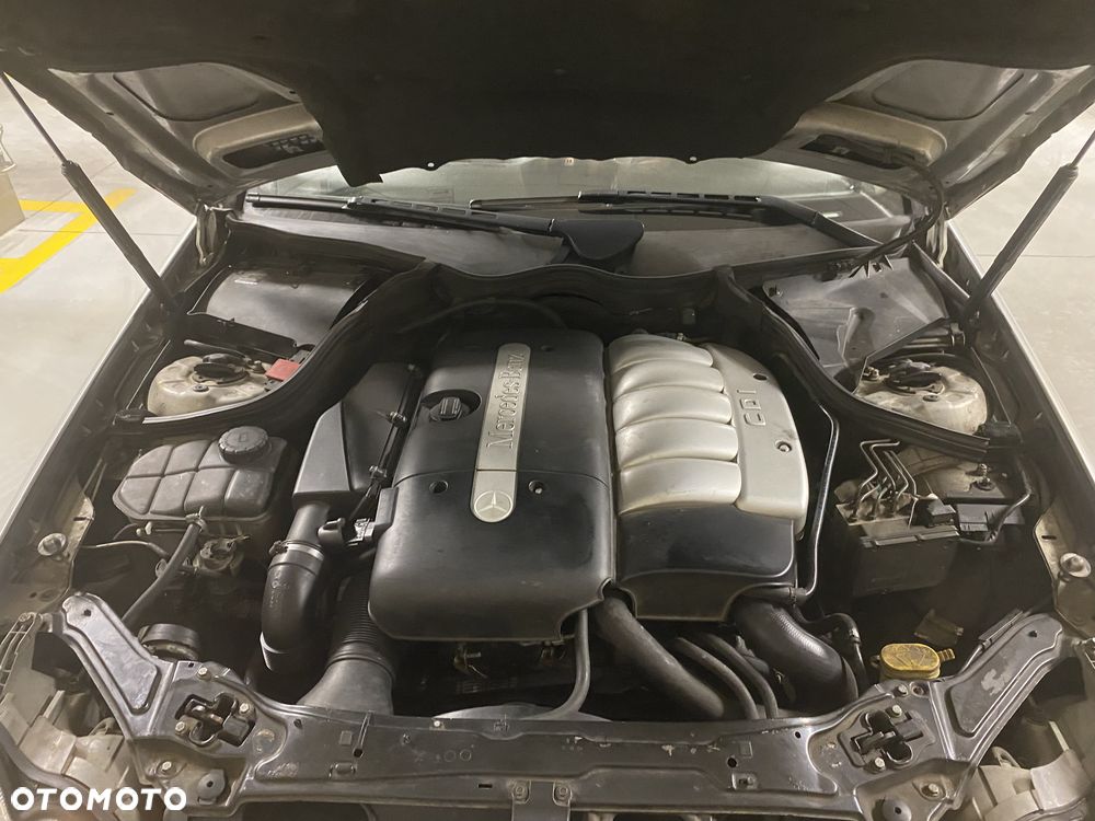 Mercedes-Benz CLK - 23